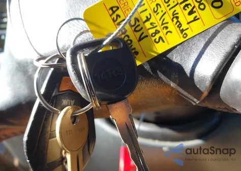 2000 Chevrolet Silverado 1500 Ls z USA, uszkodzony, nr VIN 1GCEK19V3YE417485